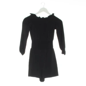 Maje Jumpsuits (schwarz, Gr. 32) Viskose - gebraucht, Playsuit mit Smok-Details an der Taille & Rüschen am Ausschnitt
