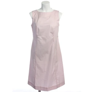 Bogner Kleider (rosa, Gr. 38) Baumwolle - gebraucht, Kleid mit Reißverschluss am Rücken & Präge-Details oder Logo am Reißverschluss