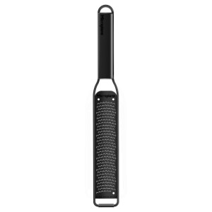 Microplane Reibe Black Sheep, Schwarz, Metall, 31x4.7x1.5 cm, Kochen, Küchenhelfer, Küchenreiben