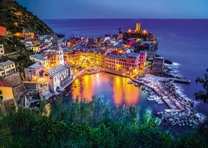 Gemeinde Vernazza in der Dämmerung