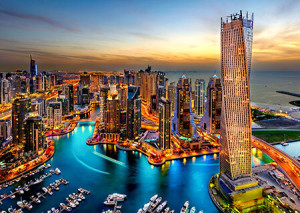 Dubai Marina bei Nacht
