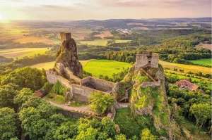 Dinotoys-Puzzle 1000 Teile: Die Ruine der Burg Trosky