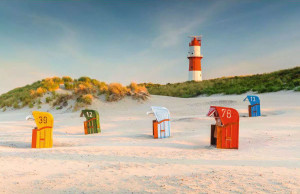 Ravensburger-Puzzle 200 Teile: Leuchtturm hinter der Düne auf Borkum