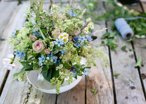 Landlust: Sommerlicher Wiesenstrauß mit Himmelblauem Südstern
