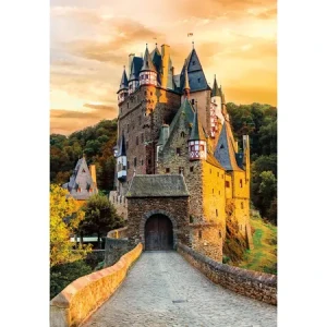 Burg Eltz im Sonnenuntergang
