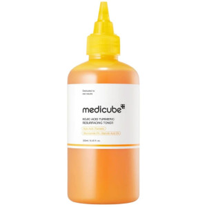 Medicube Kojic Acid Turmeric Resurfacing Toner Wygładzająco-rozjaśniający tonik do twarzy - 250 ml