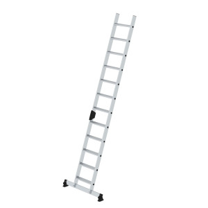 Stufen-Anlegeleiter mit nivello®-Traverse