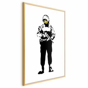 Plakat Uśmiechnięty policjant 29,7x42 cm z ramą złotą bez marginesu ARTGEIST B