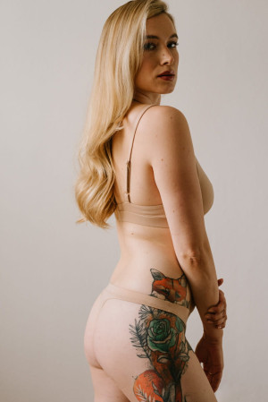 Stringi bawełniane Invisible, beżowe