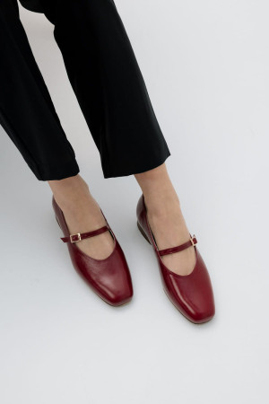 Baleriny skórzane Mary Jane z paskiem, czerwone