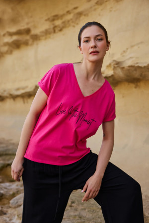 T-shirt z nadrukiem fuksjowy