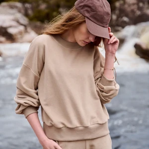 Beżowa bluza dresowa damska ze strukturą - Bluza Izzy Dune - sklep More'moi - Rozmiar: L/XL na lato