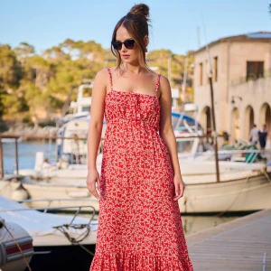 Czerwona wiskozowa sukienka maxi na ramiączkach - Sukienka Monaco Summer Flowers  - sklep More'moi - Rozmiar: M