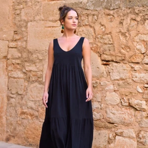 Czarna sukienka maxi z lnem - Sukienka Ruffles Maxi Black - sklep More'moi - Rozmiar: S/M