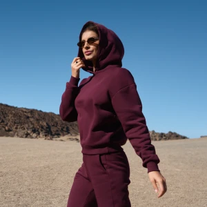 Burgundowa bawełniana bluza z kapturem na chłodne dni - Bluza Hoodie Simply Deep Burgundy - sklep More'moi - Rozmiar: XL szyte w Polsce