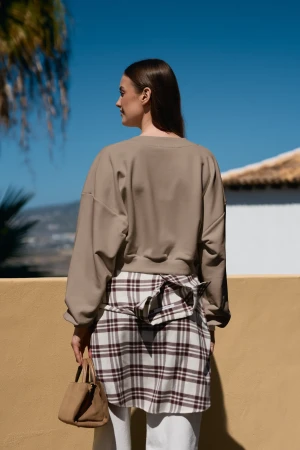 Brązowa krótka bluza bawełniana - Bluza Robbin Short Mocha Mousse - sklep More'moi - Rozmiar: S/M