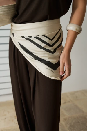 Linear chusta na głowę z wiskozy - Chusta Linear Cream - sklep More'moi - Rozmiar: ONE SIZE