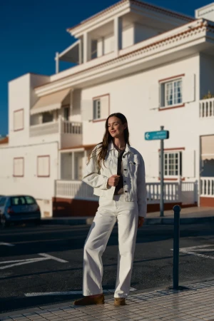 Ecru zestaw kurtka jeansowa i spodnie jeansowe z prostą nogawką - Zestaw Jeans Straight Cream - sklep More'moi
