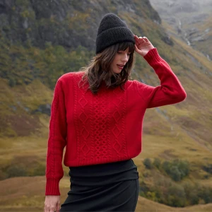 Ostatnie sztuki | Czerwony sweter wełniany regular ze wzorem - Sweter Amelia Red Chilli - sklep More'moi - Rozmiar: XS