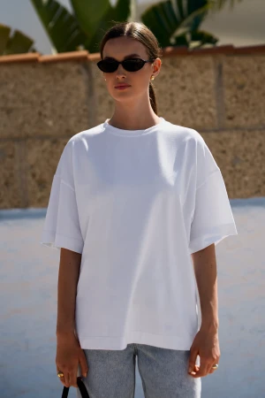 Biały długi T-shirt oversize - T-shirt Terry White - sklep More'moi - Rozmiar: S/M
