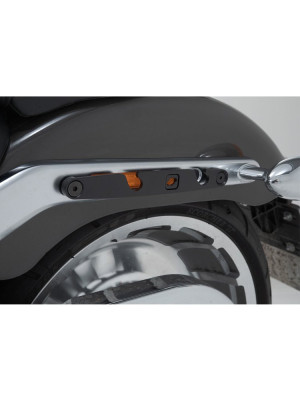 Stelaż boczny SLH SW-MOTECH Harley-Davidson Softail Fat Boy (FLSTF/B/BS) (17-20) [na lewą stronę]