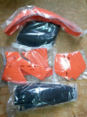 UFO Plastiksatz KTM SX 125-520 2001-2002