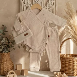 Komplet Niemowlęcy 3 elementy Body + Spodenki + Czapeczka | Beżowy