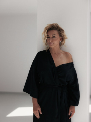 długa asymetryczna sukienka kimono THE ONE black - XS/S