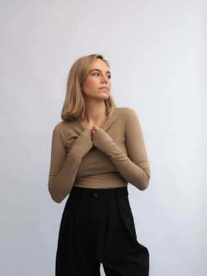 longsleeve slim fit SOUPLE peanut butter - L