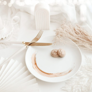 Talerz deserowo-śniadaniowy 20 cm - złote zdobienie okrągłe