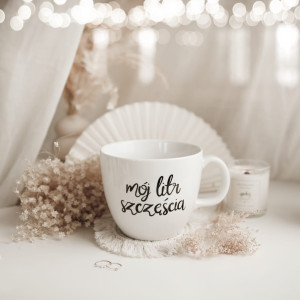 Biały kubek porcelanowy 1 litra - napis mój litr szczęścia na urodziny dla miłośników dużej kawy