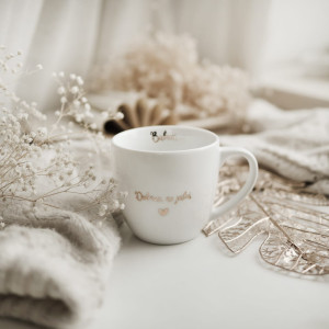 Biały kubek porcelanowy 300 ml - napis babciu dobrze, że jesteś w złotym nadruku dla babci na dzień babci