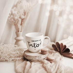 Biały kubek porcelanowy 300 ml - napis kocham cię tato z motywem złotego serca na dzień ojca dla taty