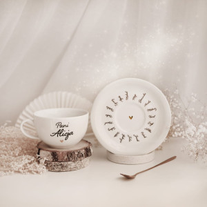 Prezent dla nauczyciela - Biała Filiżanka Porcelanowa z Personalizacją 350 ml - Imiona Dzieci dla Nauczycielki na Każdą Okazję