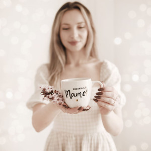 Biały kubek porcelanowy 300 ml - napis kocham cię mamo ze złotym sercem na dzień matki dla mamy