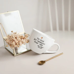 Biały Kubek Porcelanowy z Personalizacją 500 ml - Ten dzień jest piękniejszy dzięki Tobie + imiona i data