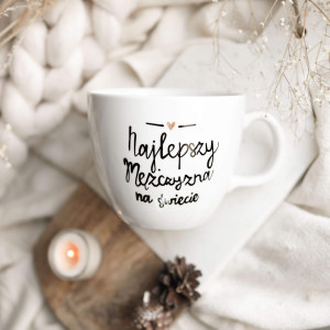 Biały kubek porcelanowy 1 litra - Motyw złotego serca z napisem najlepszy mężczyzna na świecie na dzień chłopaka dla mężczyzny