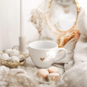 Biały kubek porcelanowy 500 ml - Motyw złotego serca na walentynki dla drugiej połówki