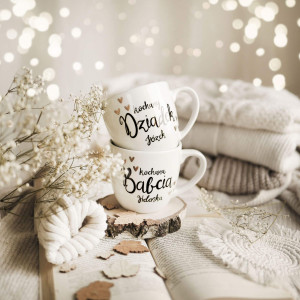 Zestaw 2 Białych Kubków Porcelanowych z Personalizacją 300 ml - Napis Kochana Babcia i Kochany Dziadek z Imionami oraz Złote Serca dla Dziadków na Każdą Okazję