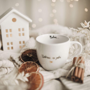 Biały Kubek Porcelanowy 300 ml - Napis Babciu Dobrze, że Jesteś dla Babci na Dzień Babci