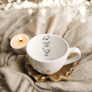 Biały kubek porcelanowy 500 ml - grafika trzech małych piesków na urodziny dla miłośników psów