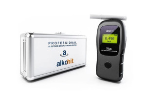 Alkomat do użytku prywatnego Alkohit X50 w skrzyneczce aluminiowej