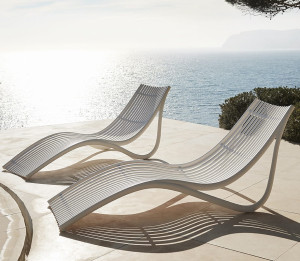 Leżak ogrodowy Ibiza od Vondom idealny na basen, taras, spa 65045
