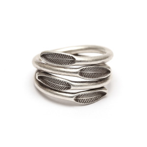 Szeroki pierścionek srebrny w stylu etnicznym