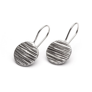 Krótkie kolczyki wiszące małe kółka drapane