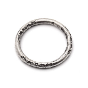 Wąska obrączka z etnicznymi motywami