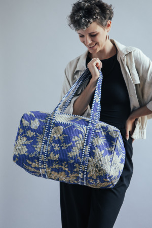 Niebieska torba pikowana bawełniana w kwiaty