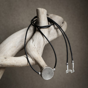 Etniczny naszyjnik srebrny 925 ze spiralą – ręcznie wykonany, inspirowany kulturą Hmong