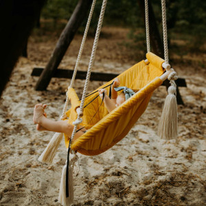 Kołyska leżaczek huśtawka dla dzieci Basic Musztarda