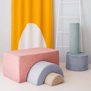 Zestaw sztruksowych puf dla dziecka do zabawy Pink Mousse Rainbow Wigiwama